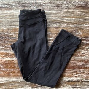 Black Lululemon Capri leggings